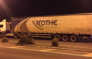 Caminhão é autuado excedendo limites na Serra do Rio do Rastro