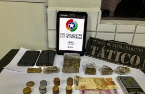 Casal de Tubarão é preso por tráfico em Operação Barreira, na Serra do Corvo Branco