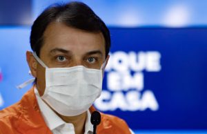 Com indícios de participação de Carlos Moisés na compra de respiradores, juiz declina julgamento ao STJ