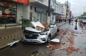 Temporal deixa pelo menos três mortos em SC