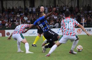 Tubarão envia nota à FCF pedindo o adiamento do jogo contra o Concórdia
