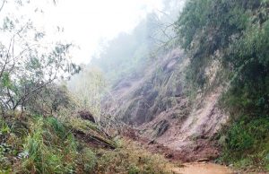Chuva deve persistir nesta quarta e causar alagamentos; Queda de barreira foi registrada no Rio do Rastro