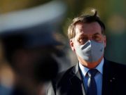 Bolsonaro apresenta sintomas de covid-19 e faz exame