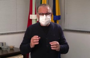 Prefeito de Itajaí libera tratamento de ozônio retal contra a Covid-19