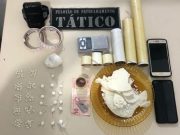 Dois adolescentes são apreendidos com drogas e tornozeleira eletrônica