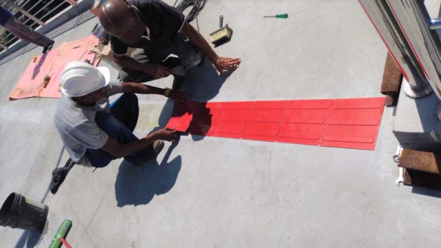 Colocação piso podotátil