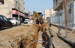 Drenagem pluvial é concluída na rua Pedro Gomes de Carvalho, em Tubarão