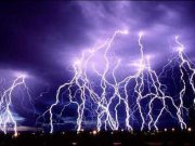 Semana inicia com previsão de temporais e muitos raios a partir da noite desta segunda