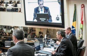 TJ revoga suspensão, mas votação do 2º impeachment fica para terça (20)