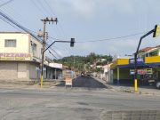 Rua Altamiro Guimarães recebe pavimentação asfáltica em trecho de paralelepípedo