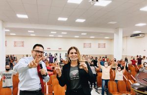 Luciane Tokarski, única vereadora eleita em Tubarão, agradece eleitores e apoio de evangélicos