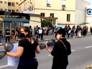 Manifestação ‘Luto pela Enfermagem’ reúne dezenas de funcionários de hospital de Tubarão