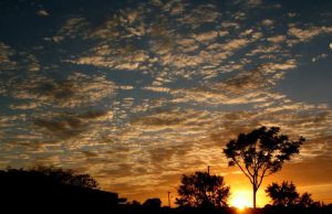 Último dia do ano inicia com tempo nublado, mas sol aparece e predomina no Sul de SC
