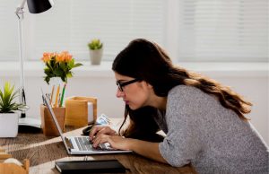 Coluna Dr. Luiz Roberto Hamada: A ergonomia do Home Office, adaptação à saúde física e psíquica