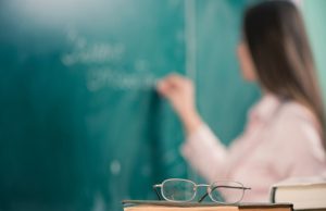 De olho na volta às aulas, Fundação de Educação de Tubarão divulga chamada para professor ACT