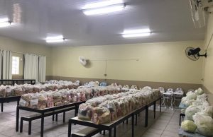 Rede de ensino de São Ludgero faz entrega de 969 kits alimentação