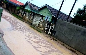 Rua no bairro Campestre, em Tubarão, fica intransitável com chuvas constantes