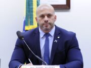 Moraes determina bloqueio de redes sociais de deputado