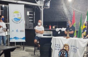 Durante reunião, Rotary de Laguna debate ações de saneamento e vistorias