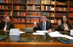 Bolsonaro zera impostos sobre o diesel e gás de cozinha