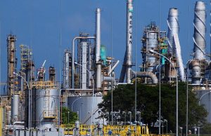 Petrobras aumenta preço da gasolina em cerca de 8% nas refinarias
