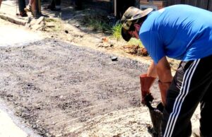 Operação Tapa-Buracos inicia no bairro Três de Maio, em Capivari