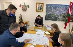 Braço do Norte recebe estudos para implantação do estacionamento rotativo