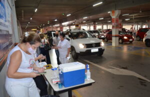 Tubarão: Homem tenta se vacinar usando documentos do pai já falecido