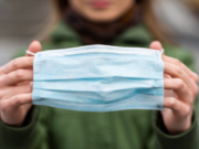 PM começa a fiscalizar e multar em R$ 500 quem for pego sem máscara