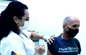 Idosos de 66 e 67 anos serão vacinados nesta quarta, em CB
