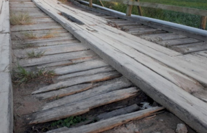 Moradores reclamam de situação precária de ponte em Tubarão