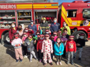 Crianças do pré-escolar do CEI Leonor Lima Brasil recebem visita dos bombeiros