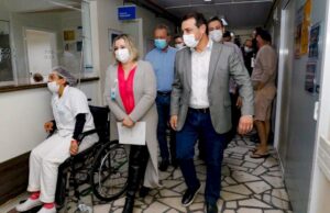 Governador vistoria obras e se reúne com prefeitos em Tubarão