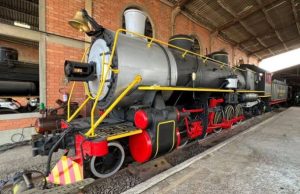 Museu Ferroviário conclui restauração de locomotiva que será exposta em Pedras Grandes