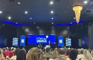 Fundação Municipal de Educação de Tubarão participa do Fórum Undime SC 2025