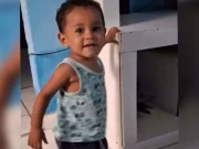 Criança morre com fígado rompido e suspeitas de abuso; mãe e padrasto estão presos em SC