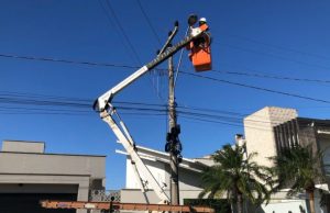 Cosip avança na iluminação pública e troca lâmpadas em 25 bairros