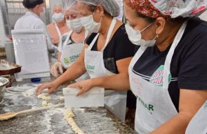 Mulheres aprendem a fazer massas artesanais e ampliam oportunidades com curso em Tubarão