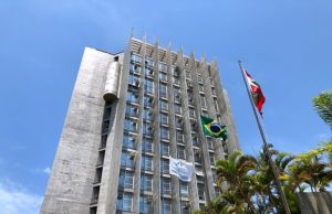 Padrasto suspeito de agredir enteada é solto após audiência