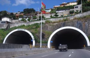 Acidente em saída de túnel deixa um homem morto na Capital