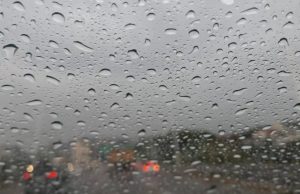 Frente fria traz chuva forte, vento e granizo para Santa Catarina